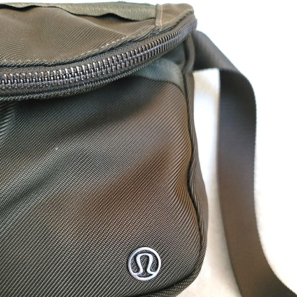 Lululemon All Night Festival Crossbody Bag Green